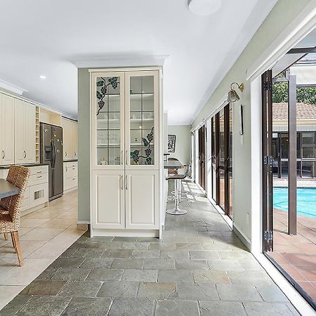 Wow, Spacious Home With A Pool Hamilton Ngoại thất bức ảnh