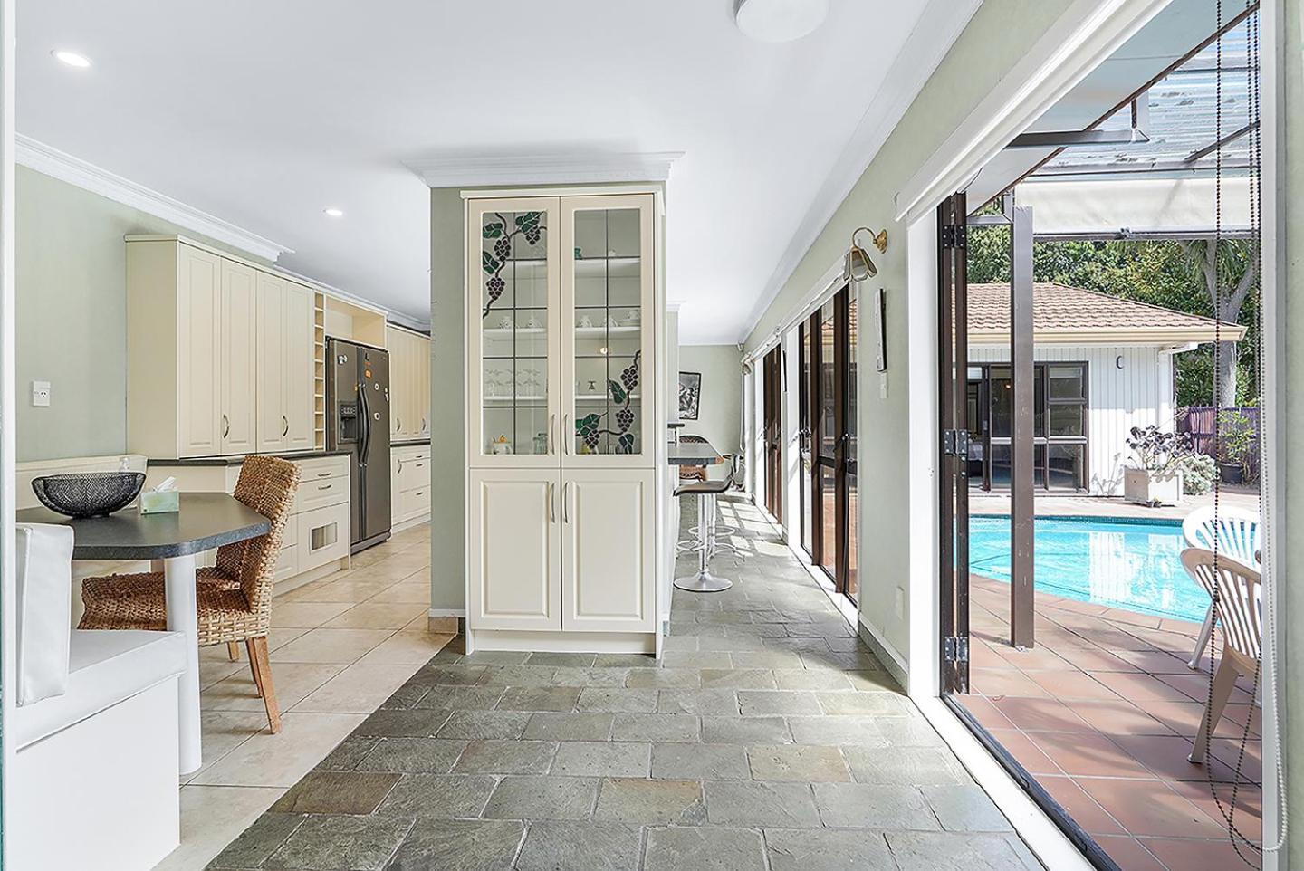 Wow, Spacious Home With A Pool Hamilton Ngoại thất bức ảnh